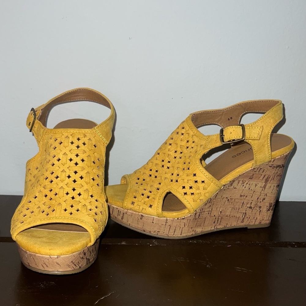 yellow cork wedges